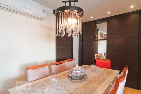 Apartamento à venda com 137m², 4 quartos e 2 vagas Apartamento à venda com 137m², 4 quartos e 2 vagasSala de Jantar