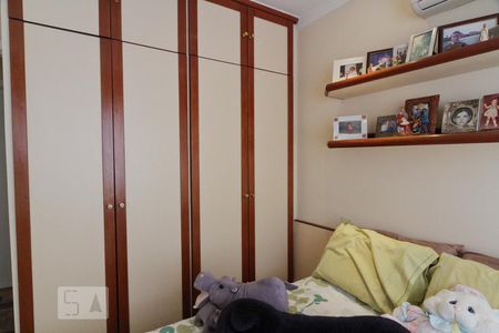 Apartamento à venda com 137m², 4 quartos e 2 vagas Apartamento à venda com 137m², 4 quartos e 2 vagasQuarto
