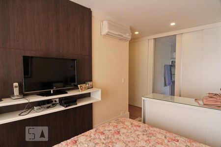Apartamento à venda com 137m², 4 quartos e 2 vagas Apartamento à venda com 137m², 4 quartos e 2 vagasSuíte