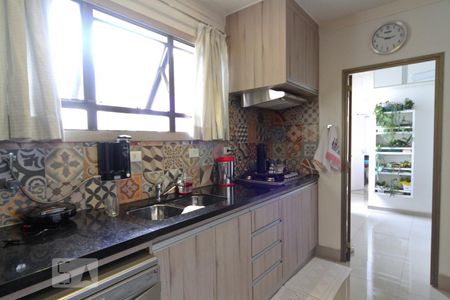 Apartamento à venda com 137m², 4 quartos e 2 vagas Apartamento à venda com 137m², 4 quartos e 2 vagasCozinha