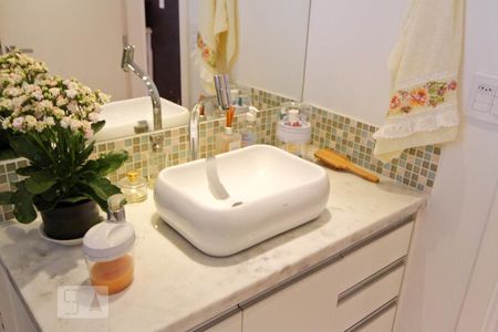 Apartamento à venda com 137m², 4 quartos e 2 vagas Apartamento à venda com 137m², 4 quartos e 2 vagasBanheiro