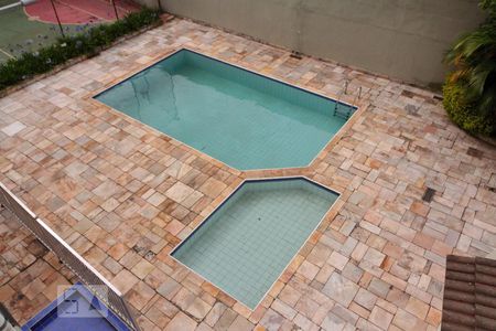 Apartamento à venda com 137m², 4 quartos e 2 vagas Apartamento à venda com 137m², 4 quartos e 2 vagasÁrea comum - Piscina