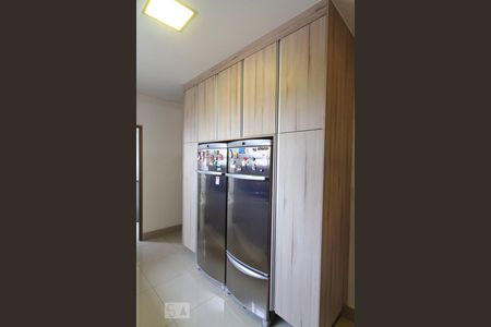 Apartamento à venda com 137m², 4 quartos e 2 vagas Apartamento à venda com 137m², 4 quartos e 2 vagasCozinha
