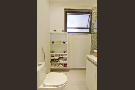 Apartamento à venda com 137m², 4 quartos e 2 vagas Apartamento à venda com 137m², 4 quartos e 2 vagasBanheiro
