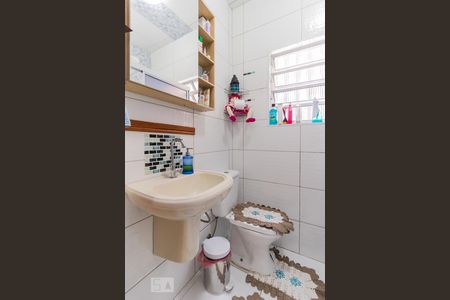 Casa à venda com 120m², 3 quartos e 4 vagas Casa à venda com 120m², 3 quartos e 4 vagasBanheiro