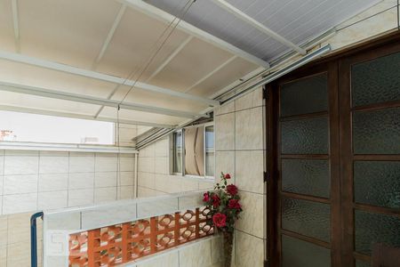 Casa à venda com 120m², 3 quartos e 4 vagas Casa à venda com 120m², 3 quartos e 4 vagasVaranda