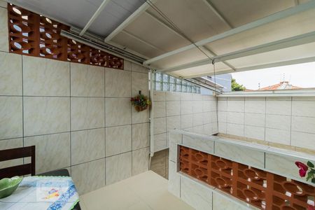 Casa à venda com 120m², 3 quartos e 4 vagas Casa à venda com 120m², 3 quartos e 4 vagasVaranda