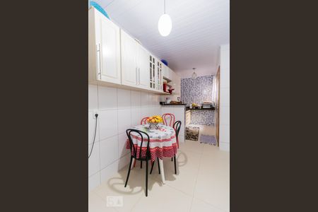 Casa à venda com 120m², 3 quartos e 4 vagas Casa à venda com 120m², 3 quartos e 4 vagasCozinha