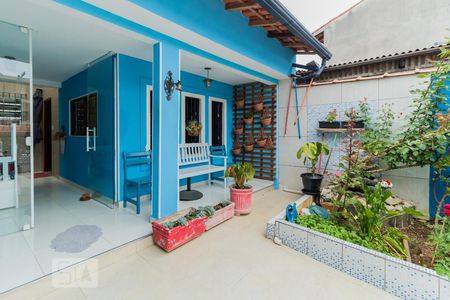 Casa à venda com 120m², 3 quartos e 4 vagas Casa à venda com 120m², 3 quartos e 4 vagasFrente