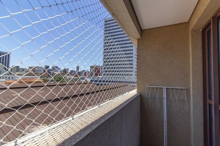 Sacada de kitnet/studio para alugar com 1 quarto, 27m² em Centro, Curitiba