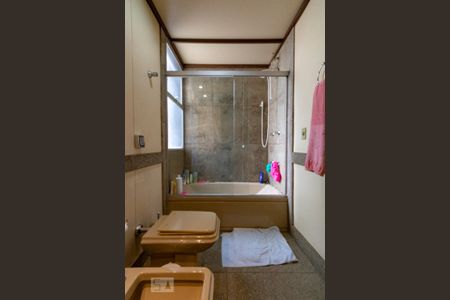 Apartamento à venda com 180m², 4 quartos e 2 vagasBanheiro