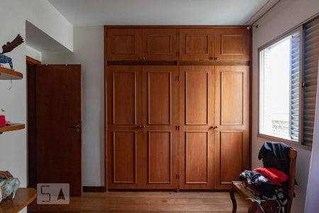 Apartamento à venda com 180m², 4 quartos e 2 vagasQuarto