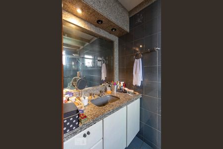 Apartamento à venda com 180m², 4 quartos e 2 vagasSuíte