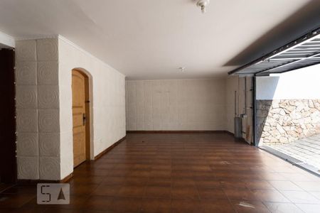 Casa à venda com 300m², 5 quartos e 4 vagasGaragem