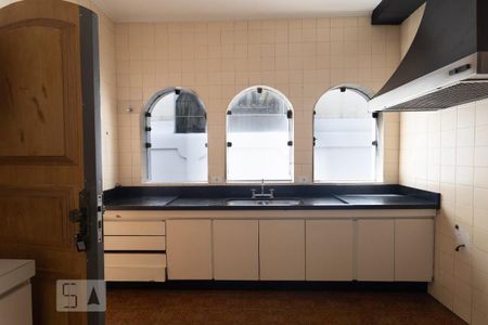 Casa à venda com 300m², 5 quartos e 4 vagasCozinha