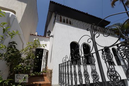 Casa à venda com 300m², 5 quartos e 4 vagasEntrada