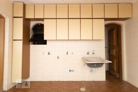 Casa à venda com 300m², 5 quartos e 4 vagasÁrea de serviço