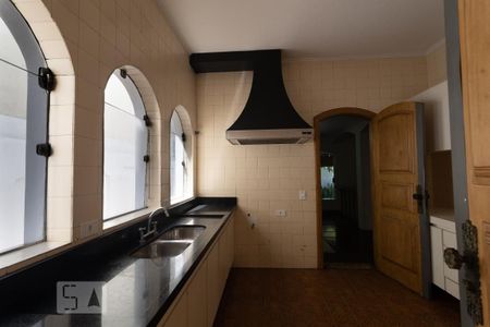 Casa à venda com 300m², 5 quartos e 4 vagasCozinha