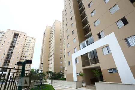 Apartamento para alugar com 60m², 2 quartos e 1 vaga Apartamento para alugar com 60m², 2 quartos e 1 vagaFachada