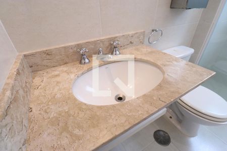 Apartamento para alugar com 64m², 2 quartos e 2 vagasDetalhe do Banheiro da Suite