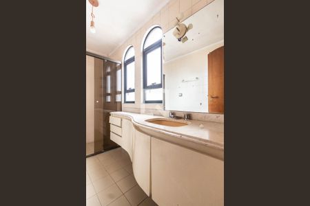 Apartamento à venda com 174m², 3 quartos e 2 vagas Apartamento à venda com 174m², 3 quartos e 2 vagasSuíte