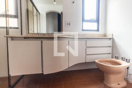 Apartamento à venda com 174m², 3 quartos e 2 vagas Apartamento à venda com 174m², 3 quartos e 2 vagasBanheiro 2
