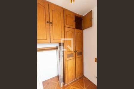 Apartamento à venda com 174m², 3 quartos e 2 vagas Apartamento à venda com 174m², 3 quartos e 2 vagasQuarto de serviço