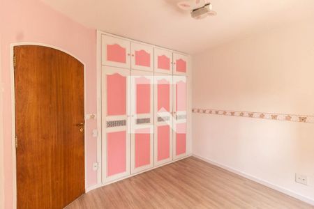 Apartamento à venda com 174m², 3 quartos e 2 vagas Apartamento à venda com 174m², 3 quartos e 2 vagasQuarto 3