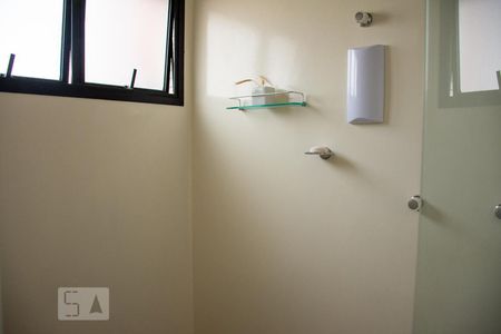 Apartamento à venda com 310m², 5 quartos e 6 vagas Apartamento à venda com 310m², 5 quartos e 6 vagasBanheiro da Suíte 1