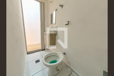 Casa à venda com 85m², 2 quartos e 2 vagasLavabo