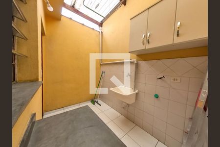 Casa à venda com 85m², 2 quartos e 2 vagasLavanderia