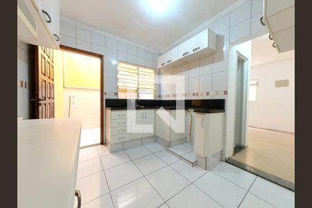 Casa à venda com 85m², 2 quartos e 2 vagasCozinha