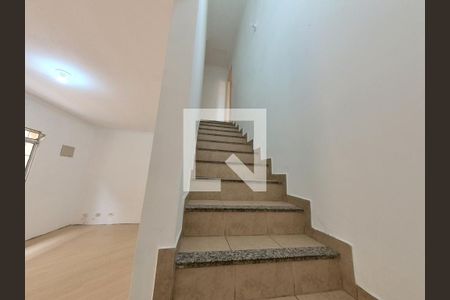 Sala - Escada de casa à venda com 2 quartos, 85m² em Vila Pereira Cerca, São Paulo