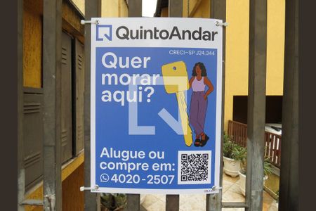 Casa à venda com 85m², 2 quartos e 2 vagasFachada - Placa