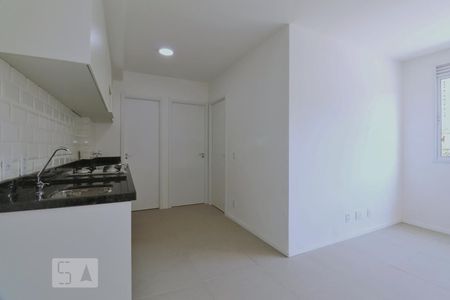 Sala e Cozinha de apartamento para alugar com 2 quartos, 36m² em Chácara Inglesa, São Paulo