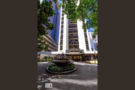 Studio à venda com 40m², 1 quarto e 1 vaga Studio à venda com 40m², 1 quarto e 1 vagaFachada