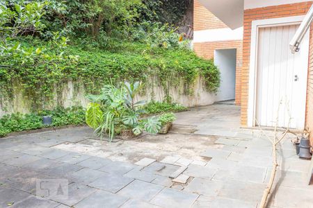 Casa à venda com 296m², 3 quartos e 3 vagasExterno fundos