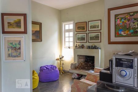 Casa à venda com 296m², 3 quartos e 3 vagasSala