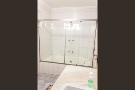 Casa à venda com 296m², 3 quartos e 3 vagasBanheiro suíte 1