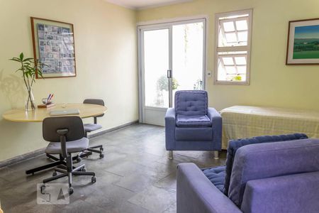 Casa à venda com 296m², 3 quartos e 3 vagasEscritório