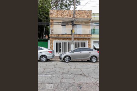 Casa à venda com 160m², 3 quartos e 2 vagas Casa à venda com 160m², 3 quartos e 2 vagasFachada