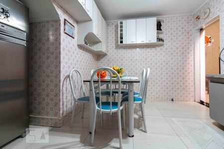 Casa à venda com 160m², 3 quartos e 2 vagas Casa à venda com 160m², 3 quartos e 2 vagasCozinha