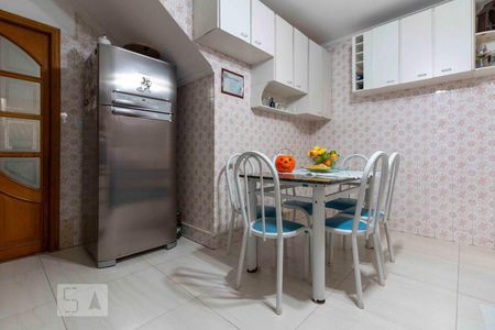 Casa à venda com 160m², 3 quartos e 2 vagas Casa à venda com 160m², 3 quartos e 2 vagasCozinha