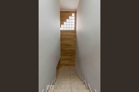 Casa à venda com 160m², 3 quartos e 2 vagas Casa à venda com 160m², 3 quartos e 2 vagasEscada de Acesso