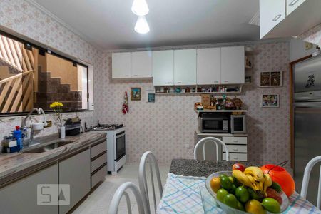 Casa à venda com 160m², 3 quartos e 2 vagas Casa à venda com 160m², 3 quartos e 2 vagasCozinha