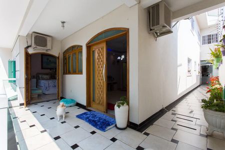 Casa à venda com 350m², 4 quartos e 4 vagasEntrada