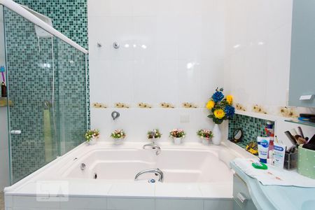 Casa à venda com 350m², 4 quartos e 4 vagasBanheiro da Suíte 1