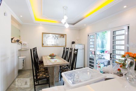 Casa à venda com 350m², 4 quartos e 4 vagasCozinha