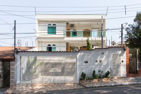 Casa à venda com 350m², 4 quartos e 4 vagasFachada