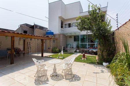 Casa à venda com 350m², 4 quartos e 4 vagasÁrea Externa